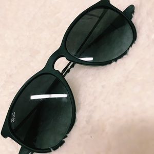 Unisex black Ray Ban